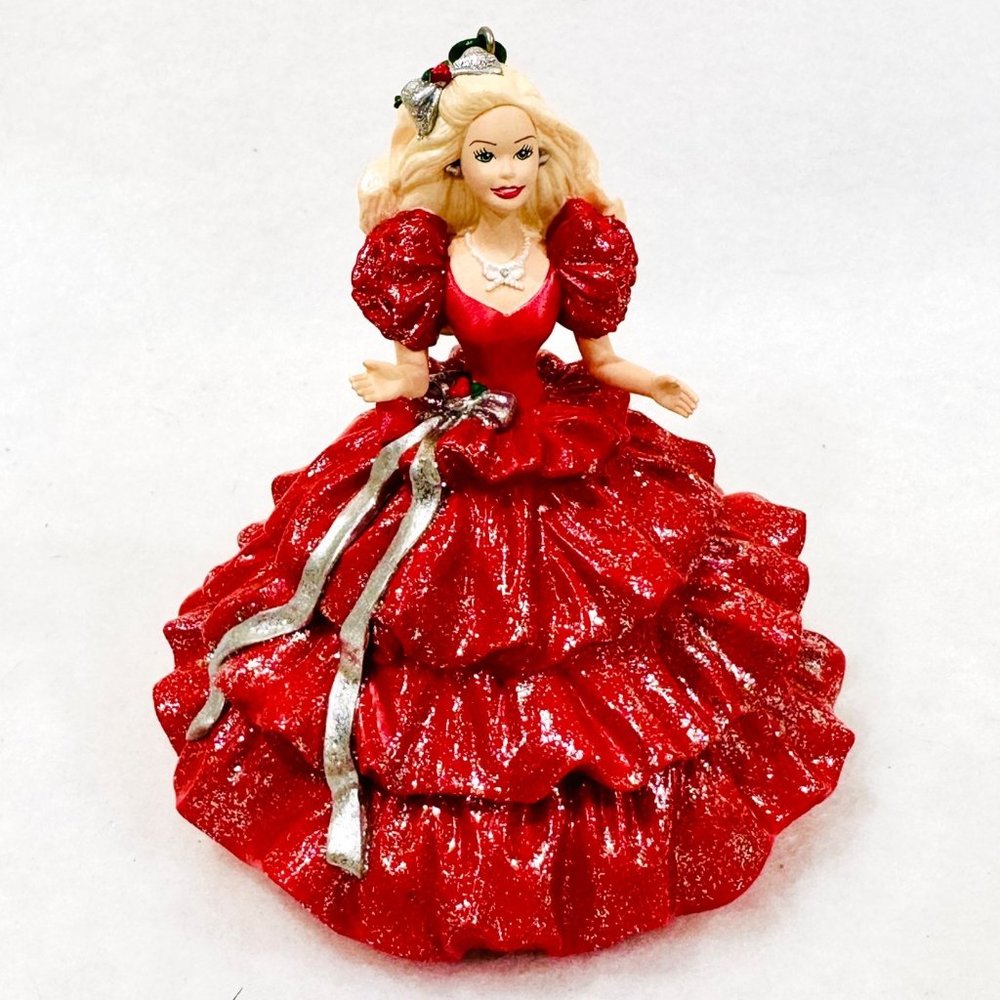 Barbie Vintage 1996 Hallmark/Mattel Holiday or Anytime Figurine or Ornament